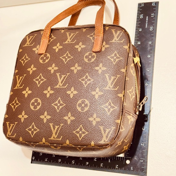 Louis Vuitton monogram hand bag can be attached a strap on it to be shoulder bag - Picture 2 of 16